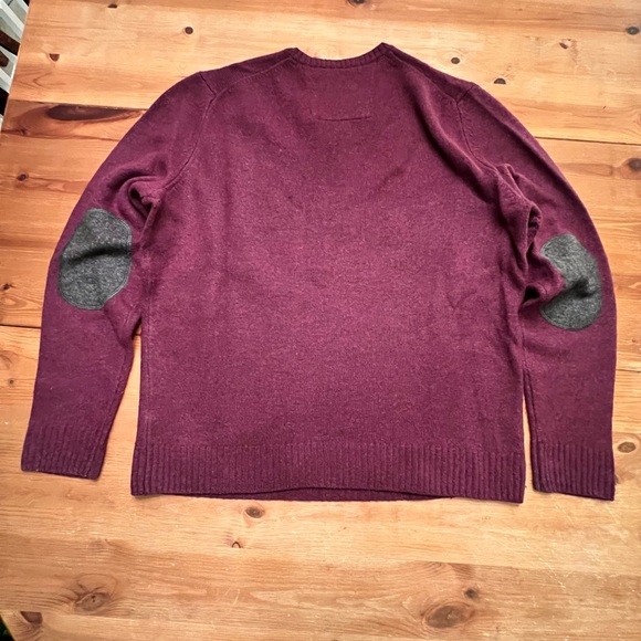 Mens Purple V-Neck 80% Lambswool Elbow Patch Sweater Medium brand Black Brown - Picture 4 of 5